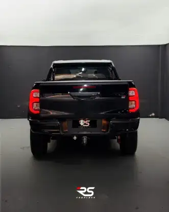TOYOTA-HILUX-2023