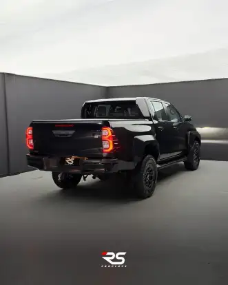 TOYOTA-HILUX-2.8 D-4D TURBO DIESEL CD GR-S 4X4 AUTOMÁTICO TOYOTA-HILUX-2023