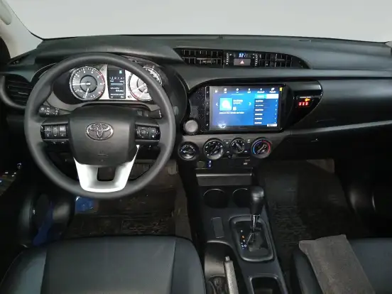 TOYOTA-HILUX-2025