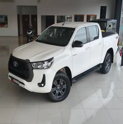 TOYOTA-HILUX-2.8 D-4D TURBO DIESEL CD SR 4X4 AUTOMÁTICO TOYOTA-HILUX-2022