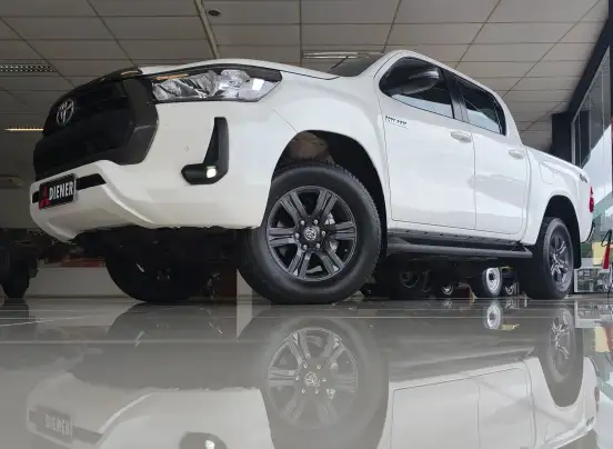 TOYOTA-HILUX-2.8 D-4D TURBO DIESEL CD SR 4X4 AUTOMÁTICO TOYOTA-HILUX-2022