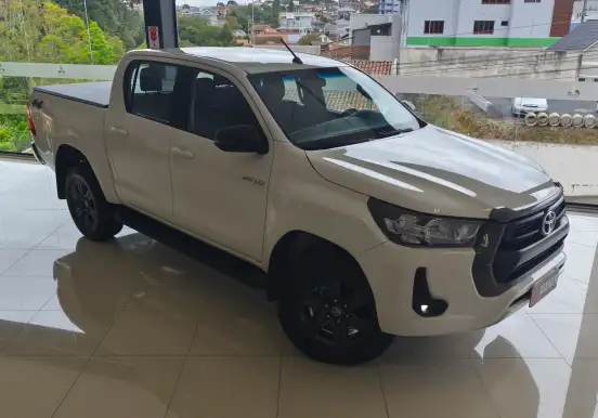 TOYOTA-HILUX-2022