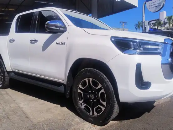 TOYOTA-HILUX-2.8 D-4D TURBO DIESEL CD SRV 4X4 AUTOMÁTICO TOYOTA-HILUX-2025