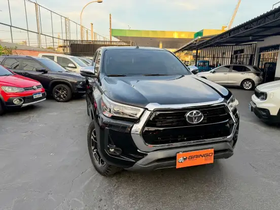 TOYOTA-HILUX-2021