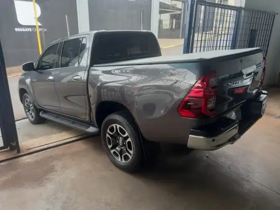 TOYOTA-HILUX-2022