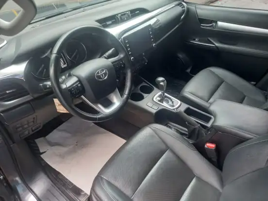 TOYOTA-HILUX-2.8 D-4D TURBO DIESEL CD SRX 4X4 AUTOMÁTICO TOYOTA-HILUX-2022