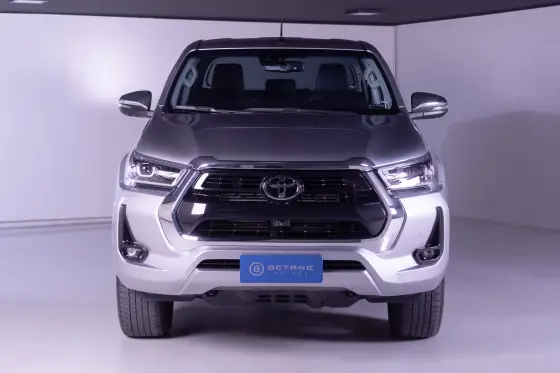 TOYOTA HILUX 2.8 D-4D TURBO DIESEL CD SRX 4X4 AUTOMÁTICO