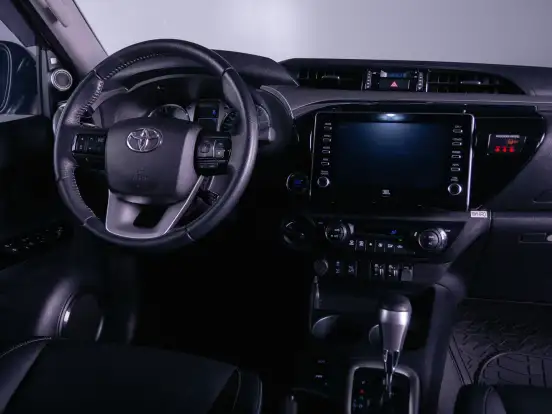TOYOTA-HILUX-2.8 D-4D TURBO DIESEL CD SRX 4X4 AUTOMÁTICO TOYOTA-HILUX-2022