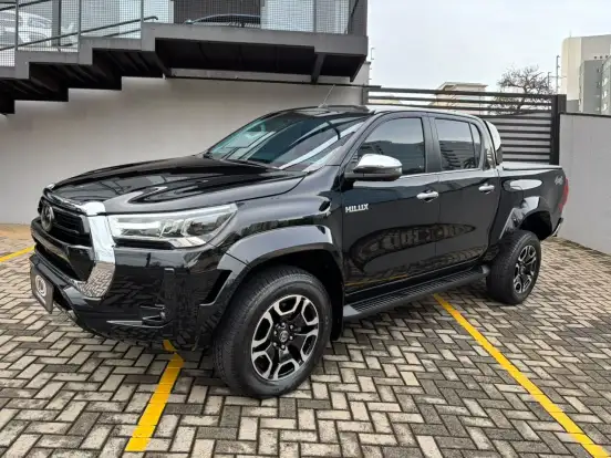 TOYOTA-HILUX-2025