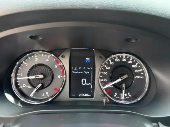 TOYOTA-HILUX-2025