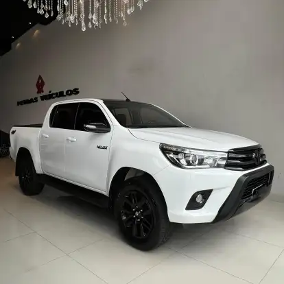 TOYOTA-HILUX-2017