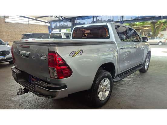 TOYOTA-HILUX-2.7 SRV 4X2 CD 16V FLEX 4P AUTOMÁTICO TOYOTA-HILUX-2016