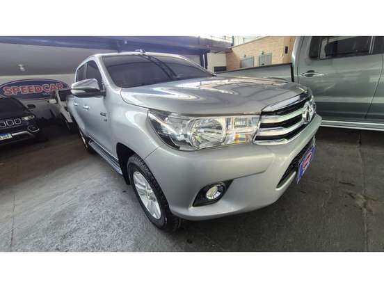 TOYOTA-HILUX-2016
