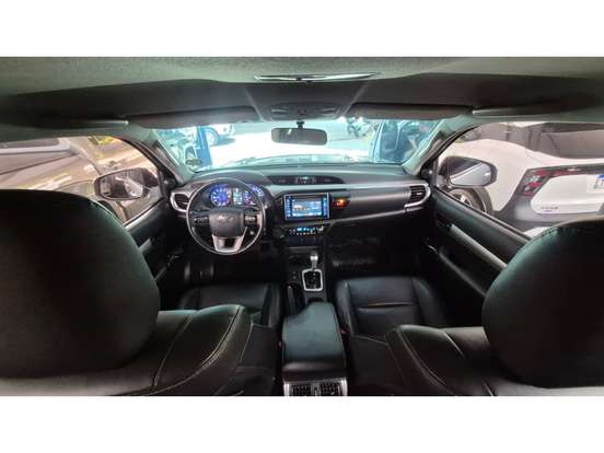 TOYOTA-HILUX-2016