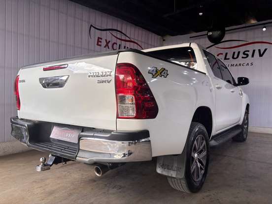 TOYOTA-HILUX-2.7 SRV 4X4 CD 16V FLEX 4P AUTOMÁTICO TOYOTA-HILUX-2017