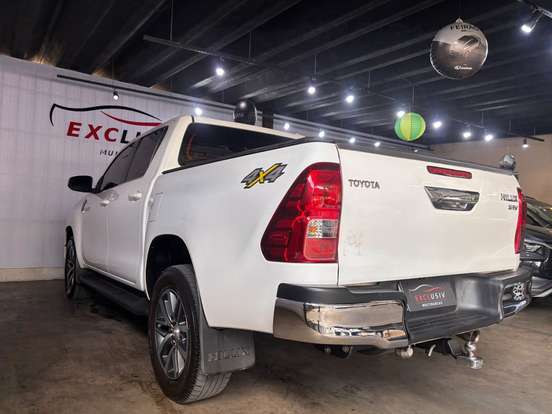 TOYOTA-HILUX-2017