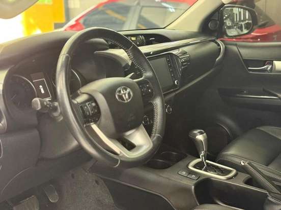 TOYOTA-HILUX-2019