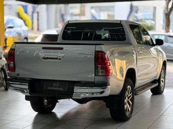 TOYOTA-HILUX-2019