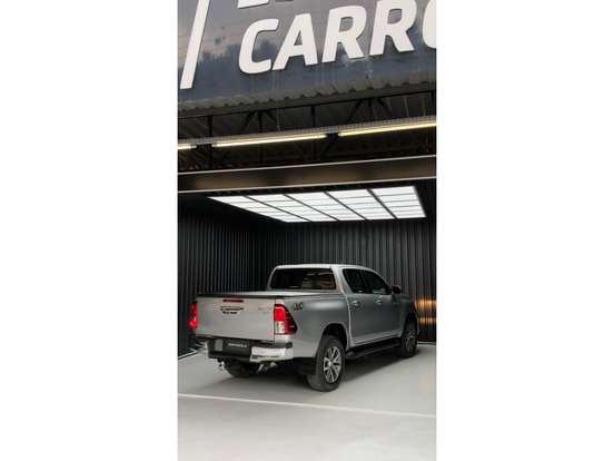 TOYOTA-HILUX-2019