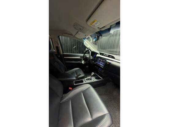 TOYOTA-HILUX-2019