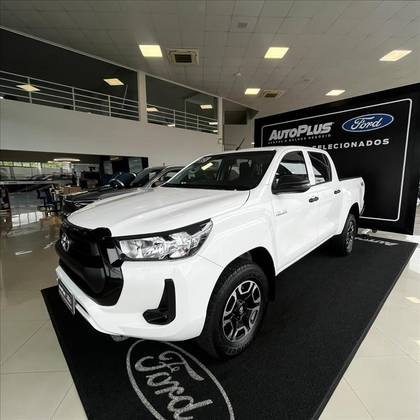TOYOTA HILUX 2.8 D-4D TURBO DIESEL CD POWER PACK 4X4 AUTOMÁTICO