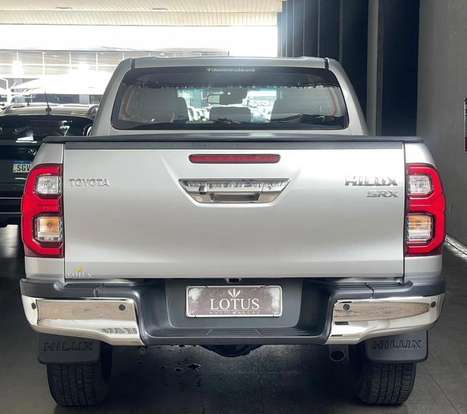 TOYOTA-HILUX-2021