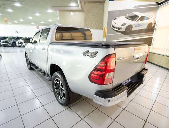 TOYOTA-HILUX-2.8 D-4D TURBO DIESEL CD SR 4X4 AUTOMÁTICO TOYOTA-HILUX-2024