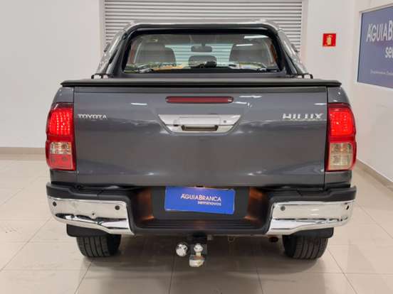TOYOTA-HILUX-2.8 D-4D TURBO DIESEL CD SR 4X4 AUTOMÁTICO TOYOTA-HILUX-2024