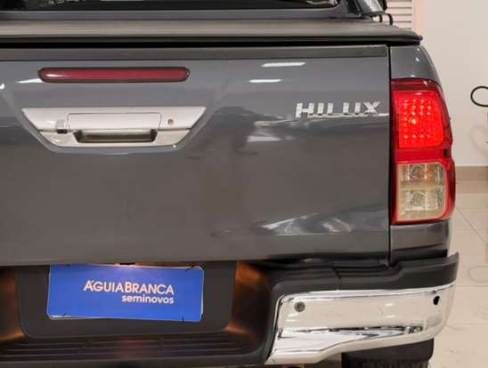 TOYOTA-HILUX-2024