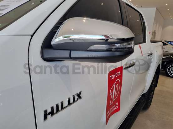TOYOTA-HILUX-2026