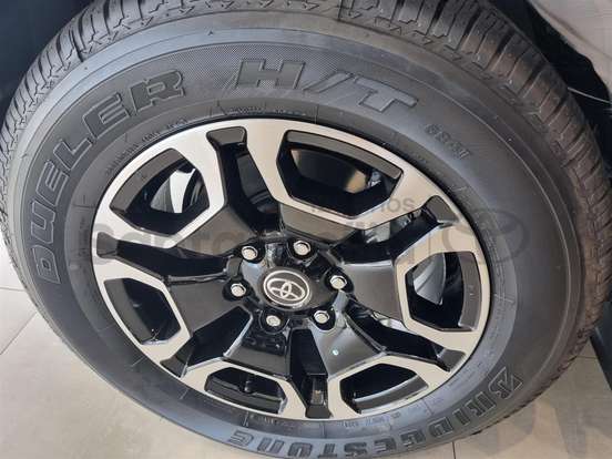 TOYOTA-HILUX-2026