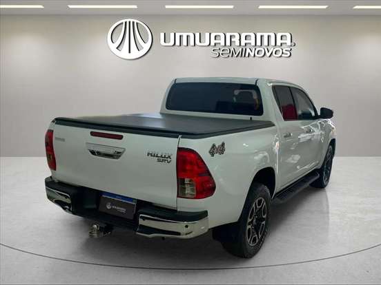 TOYOTA-HILUX-2022