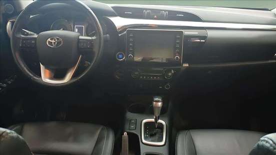 TOYOTA-HILUX-2022