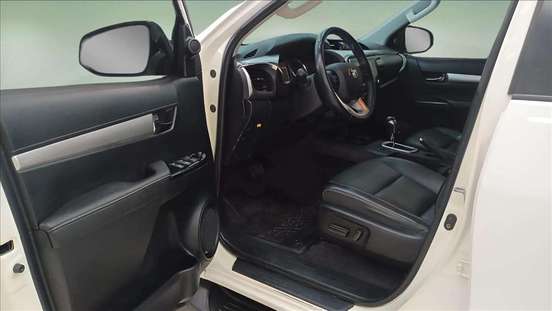 TOYOTA-HILUX-2022