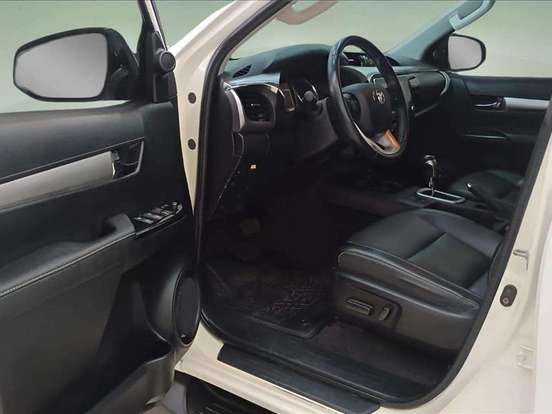 TOYOTA-HILUX-2.8 D-4D TURBO DIESEL CD SRV 4X4 AUTOMÁTICO TOYOTA-HILUX-2022