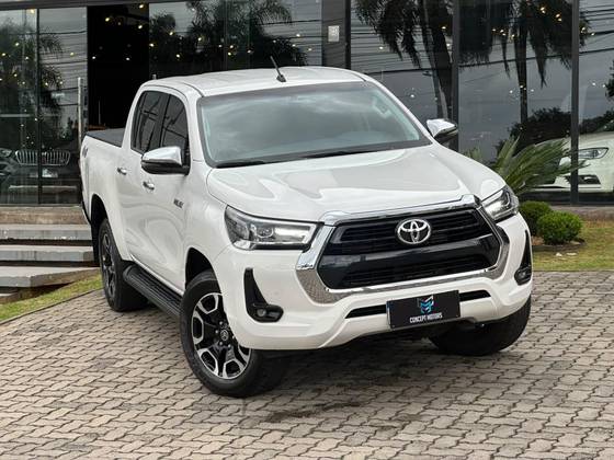 TOYOTA HILUX 2.8 D-4D TURBO DIESEL CD SRV 4X4 AUTOMÁTICO
