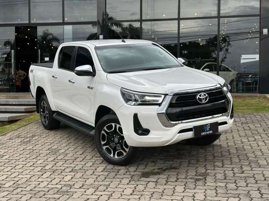 TOYOTA-HILUX-2024