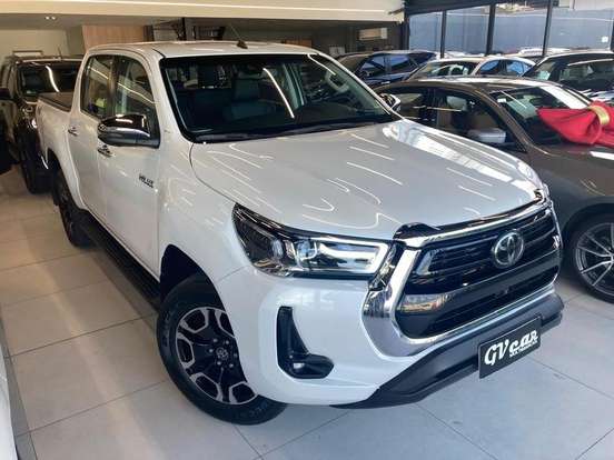 TOYOTA-HILUX-2023