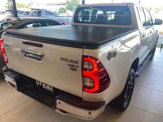 TOYOTA-HILUX-2023