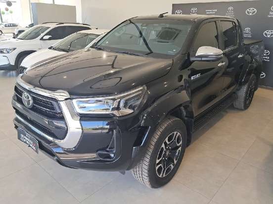 TOYOTA-HILUX-2.8 D-4D TURBO DIESEL CD SRX 4X4 AUTOMÁTICO TOYOTA-HILUX-2023