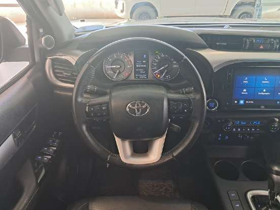 TOYOTA-HILUX-2.8 D-4D TURBO DIESEL CD SRX 4X4 AUTOMÁTICO TOYOTA-HILUX-2023