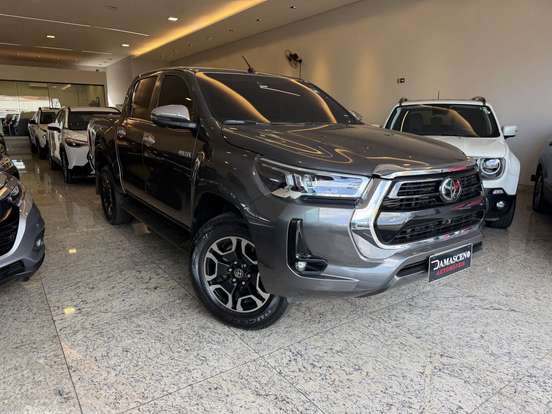 TOYOTA-HILUX-2.8 D-4D TURBO DIESEL CD SRX 4X4 AUTOMÁTICO TOYOTA-HILUX-2022