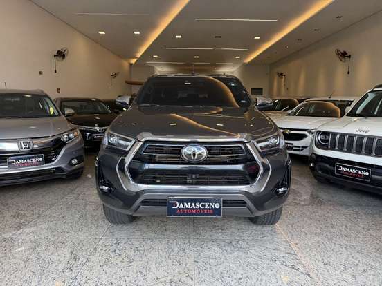TOYOTA-HILUX-2022