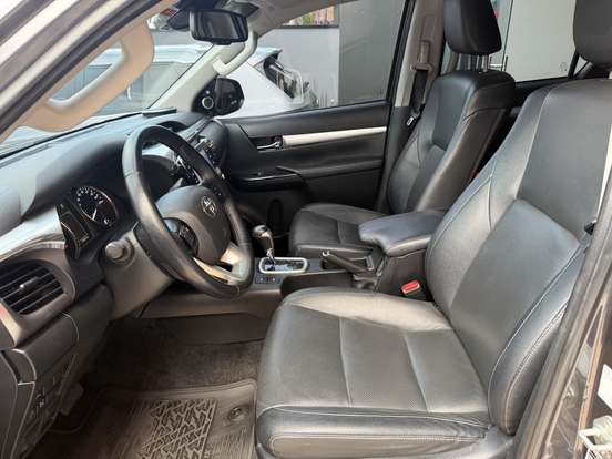 TOYOTA-HILUX-2022