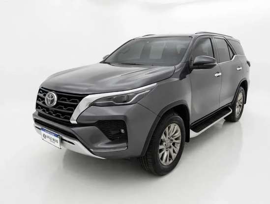 TOYOTA-HILUX-2021