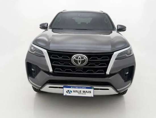 TOYOTA-HILUX-2021