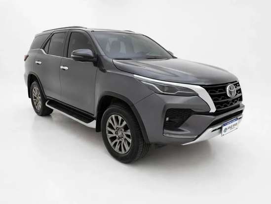 TOYOTA-HILUX-2021