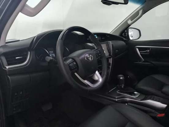 TOYOTA-HILUX-2021