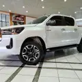 TOYOTA HILUX 2.8 D-4D TURBO DIESEL CD SRX 4X4 AUTOMÁTICO TOYOTA HILUX 2.8 D-4D TURBO DIESEL CD SRX 4X4 AUTOMÁTICO