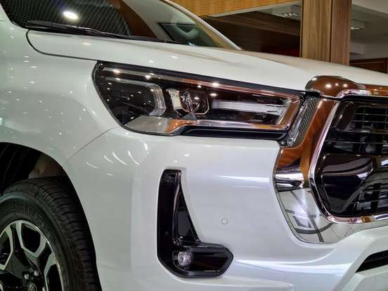 TOYOTA-HILUX-2.8 D-4D TURBO DIESEL CD SRX 4X4 AUTOMÁTICO TOYOTA-HILUX-2024